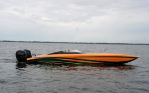 Smart Performance Marine 34 XPR on the lake